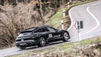 foto: Porsche Taycan Cross Turismo_02.jpeg